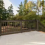 Newly Renovated 3 Bedroom Apartment
