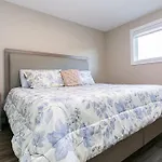 Newly Renovated 3 Bedroom Apartment