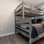 Newly Renovated 3 Bedroom Apartment