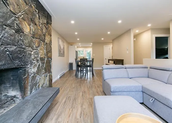 Newly Renovated 3 Bedroom Apartment