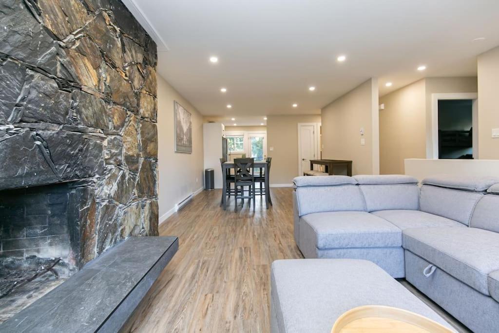 Newly Renovated 3 Bedroom Victoria