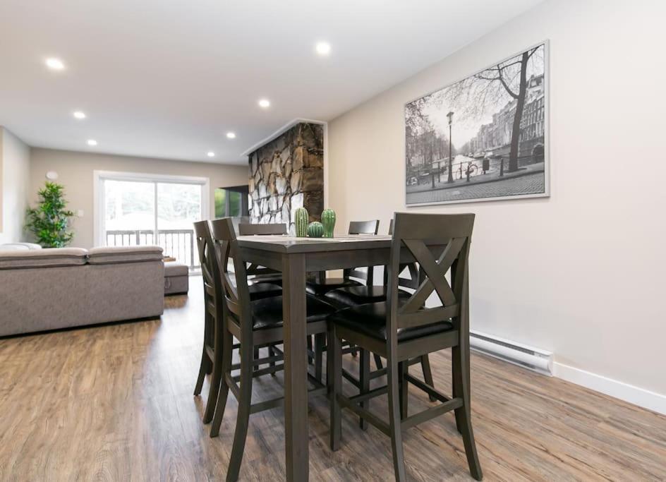 Newly Renovated 3 Bedroom * Victoria