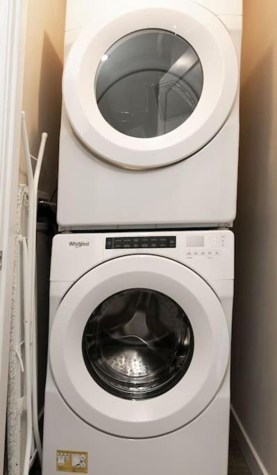 Newly Renovated 3 Bedroom Apartment *